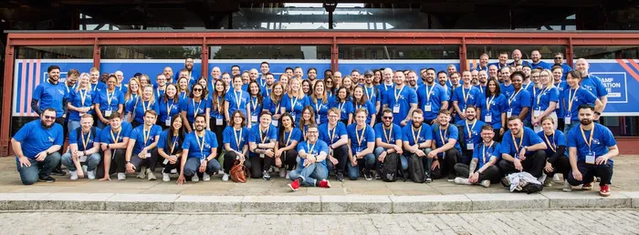 Group photo of Jamf Nation members at Jamf Nation Live London
