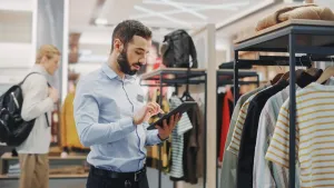 Store associate tracks inventory on an iPad mini managed by Jamf Pro.