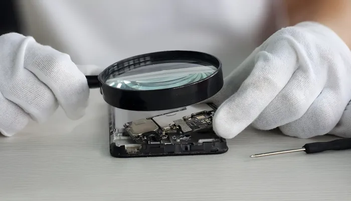 Jamf Mobile Forensics surfaces threats targeting high-risk persons in minutes, not weeks.